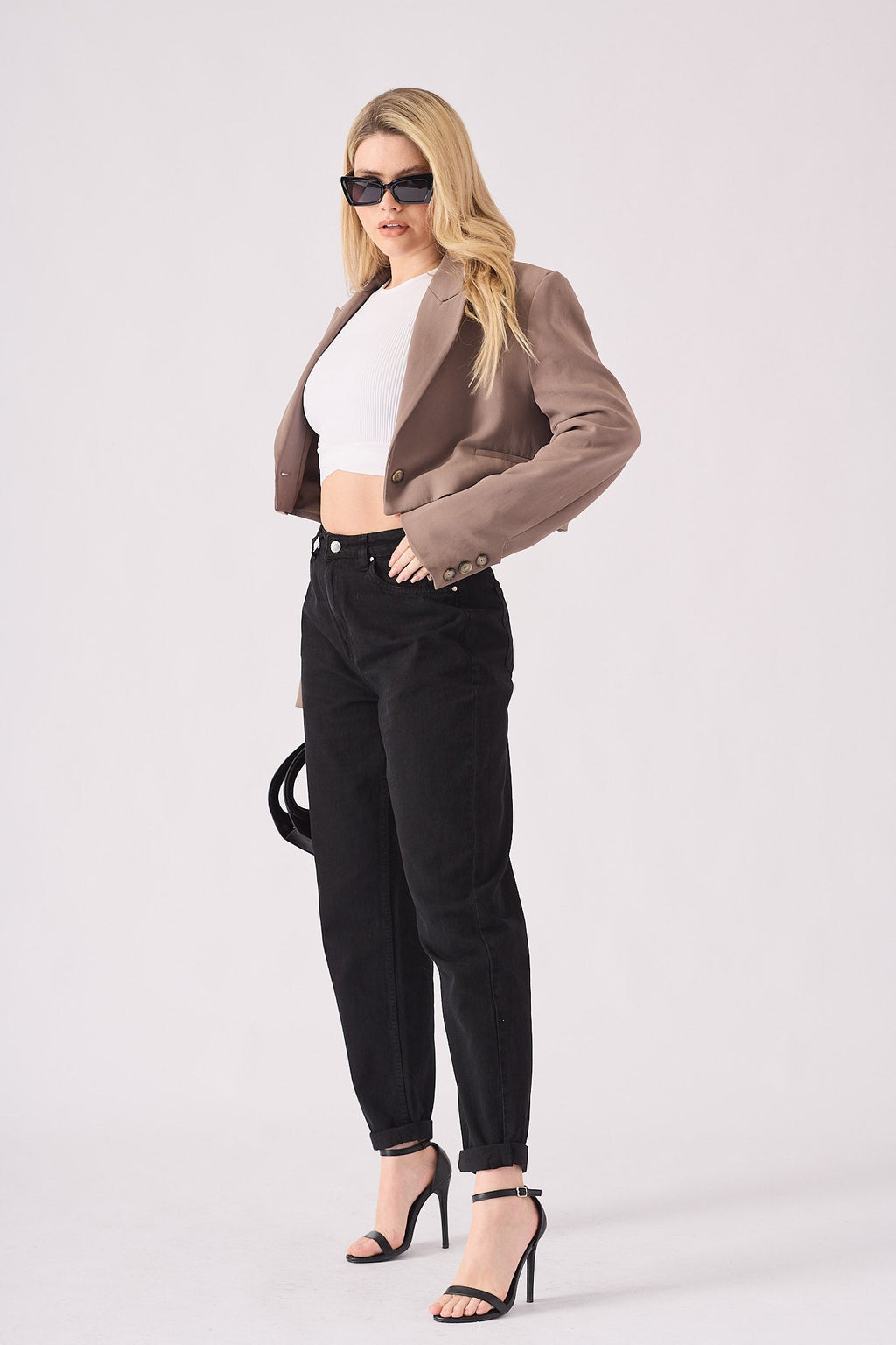 HIGH WAISTED TURN UP STRAIGHT LEG JEANS - BLACK