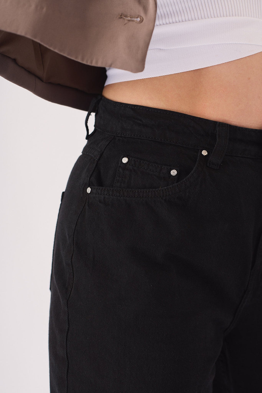 HIGH WAISTED TURN UP STRAIGHT LEG JEANS - BLACK