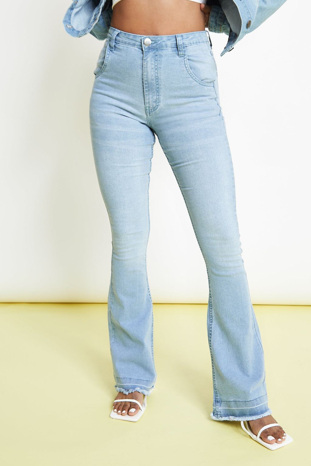 HIGH WAISTED STRETCH FLARE JEANS - LIGHT BLUE