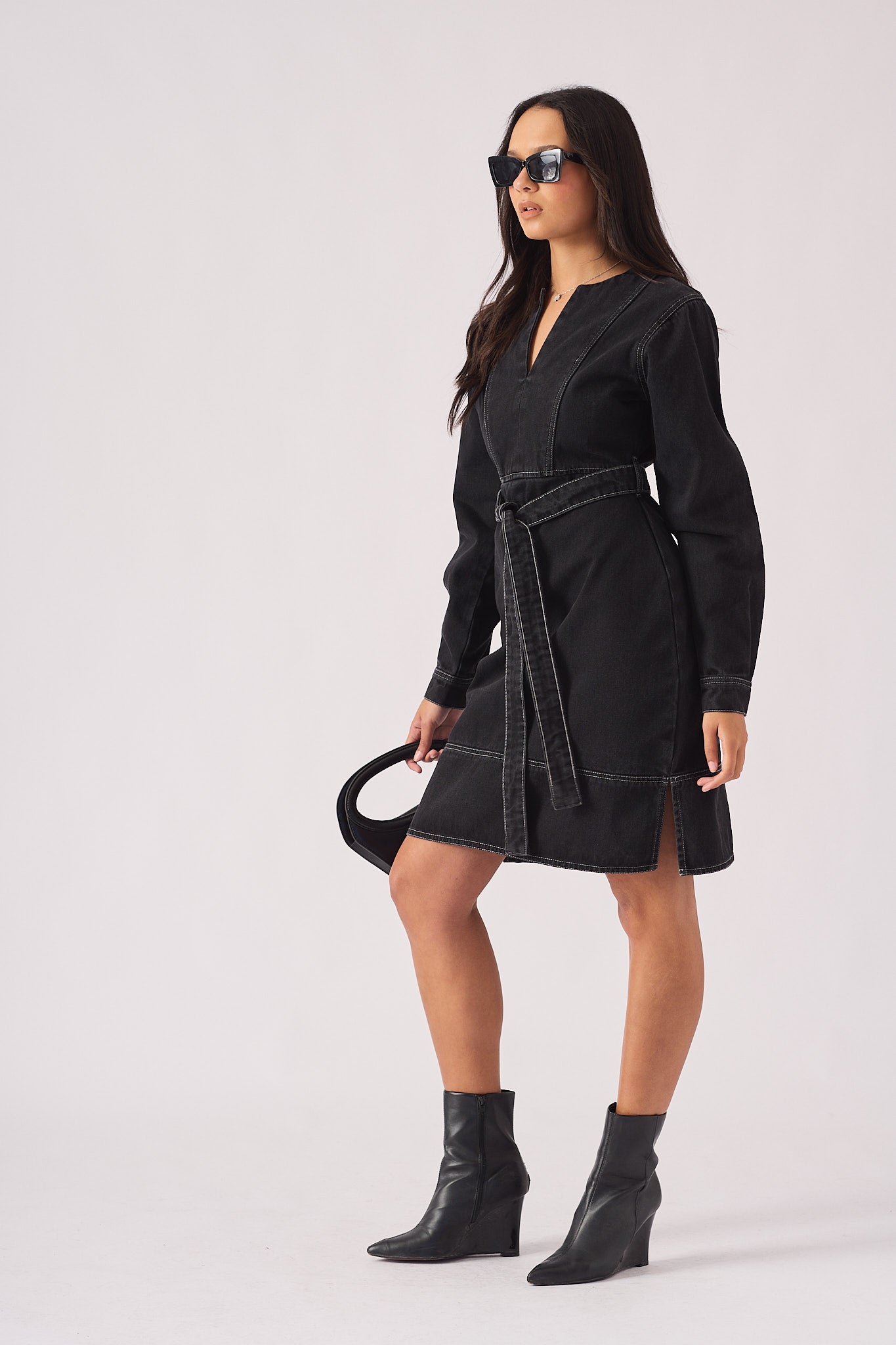 V-NECK WRAP DRESS - BLACK