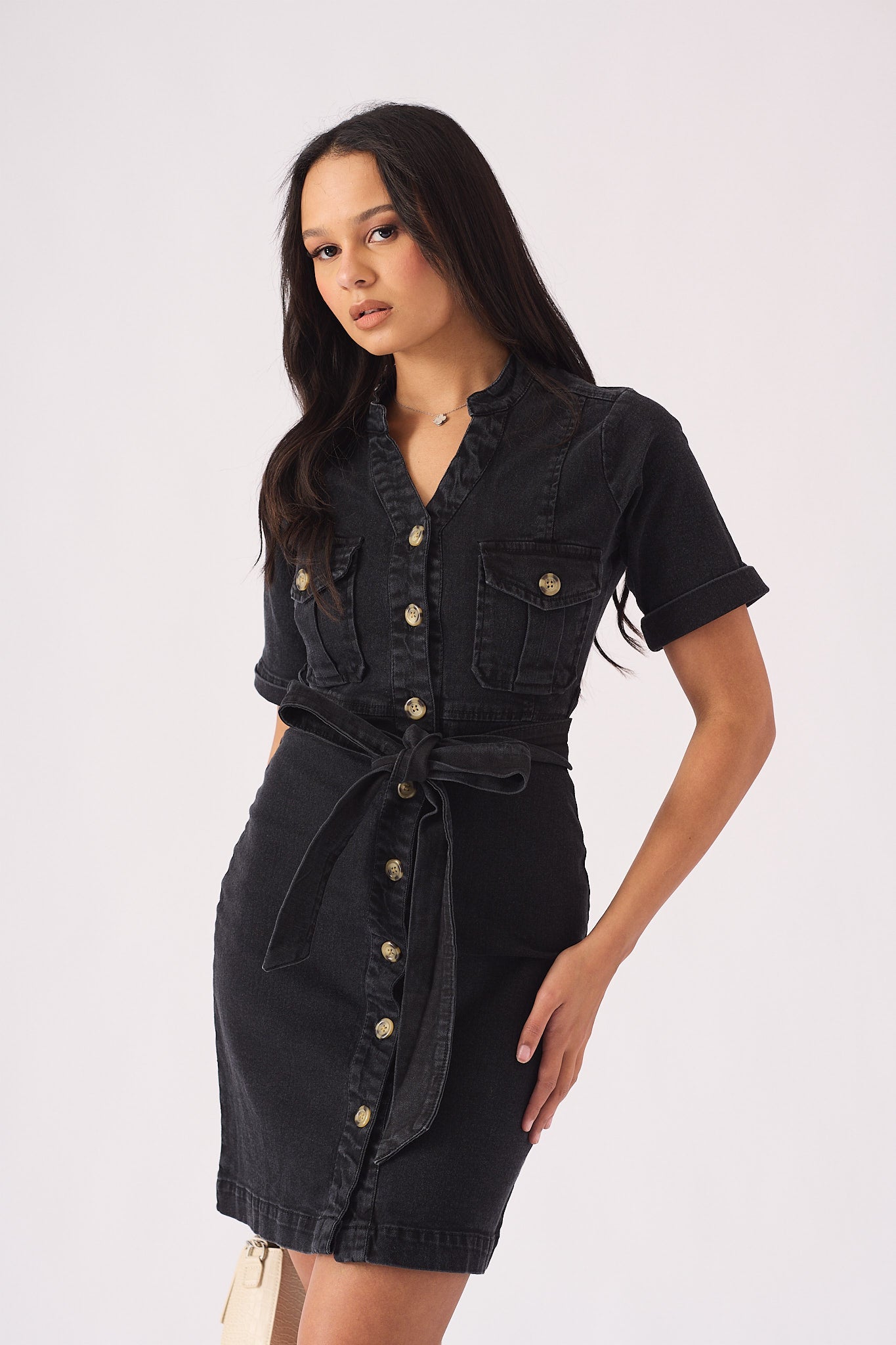 SHORT SLEEVE BELTED DENIM DRESS - BLACK