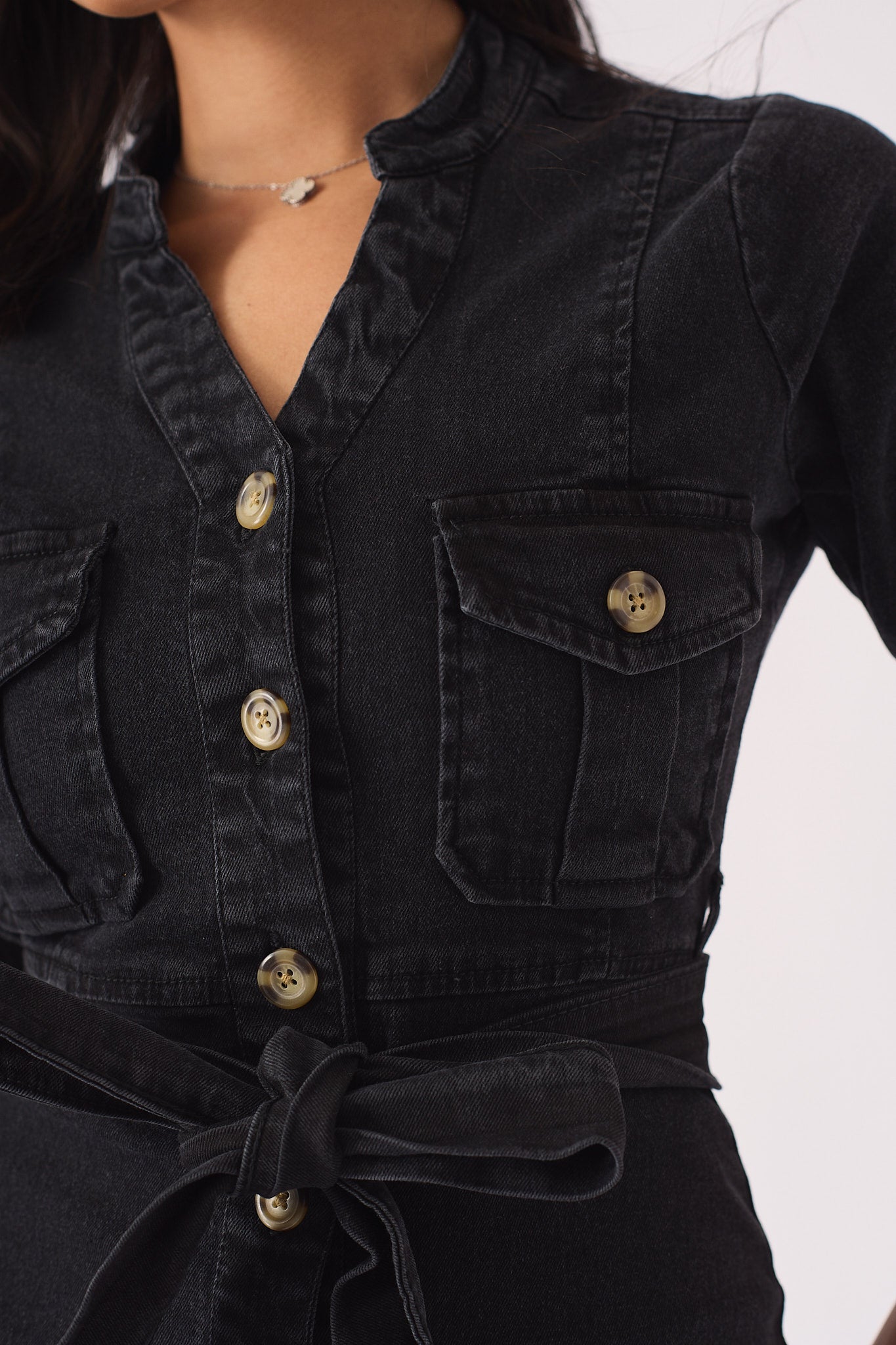 SHORT SLEEVE BELTED DENIM DRESS - BLACK