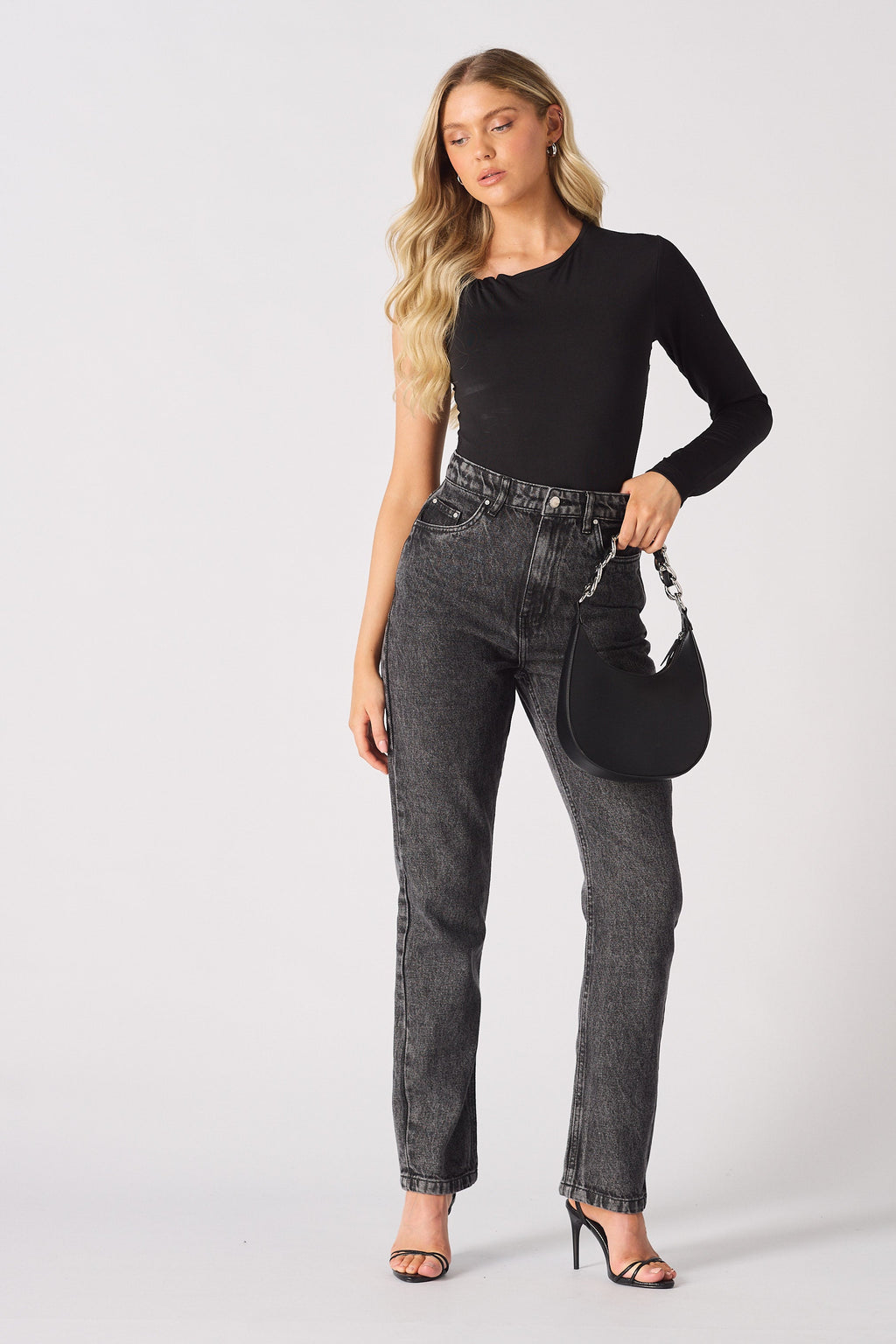 HIGH WAISTED SLIM STRAIGHT JEANS - BLACK