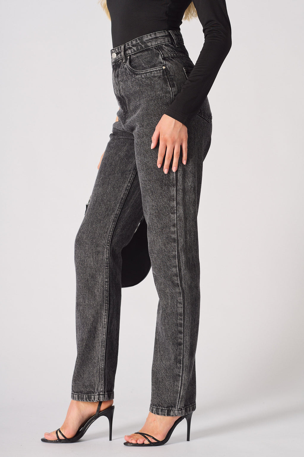 HIGH WAISTED SLIM STRAIGHT JEANS - BLACK