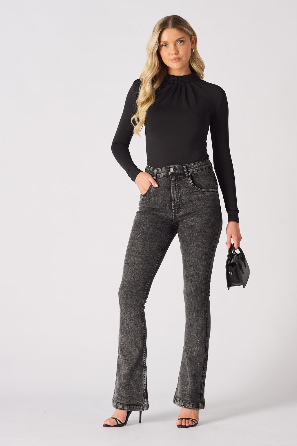 HIGH WAISTED FITTED FLARE JEANS - BLACK